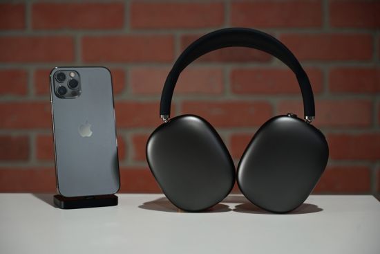 AirPods Max: За гранью обыденности в мир звука